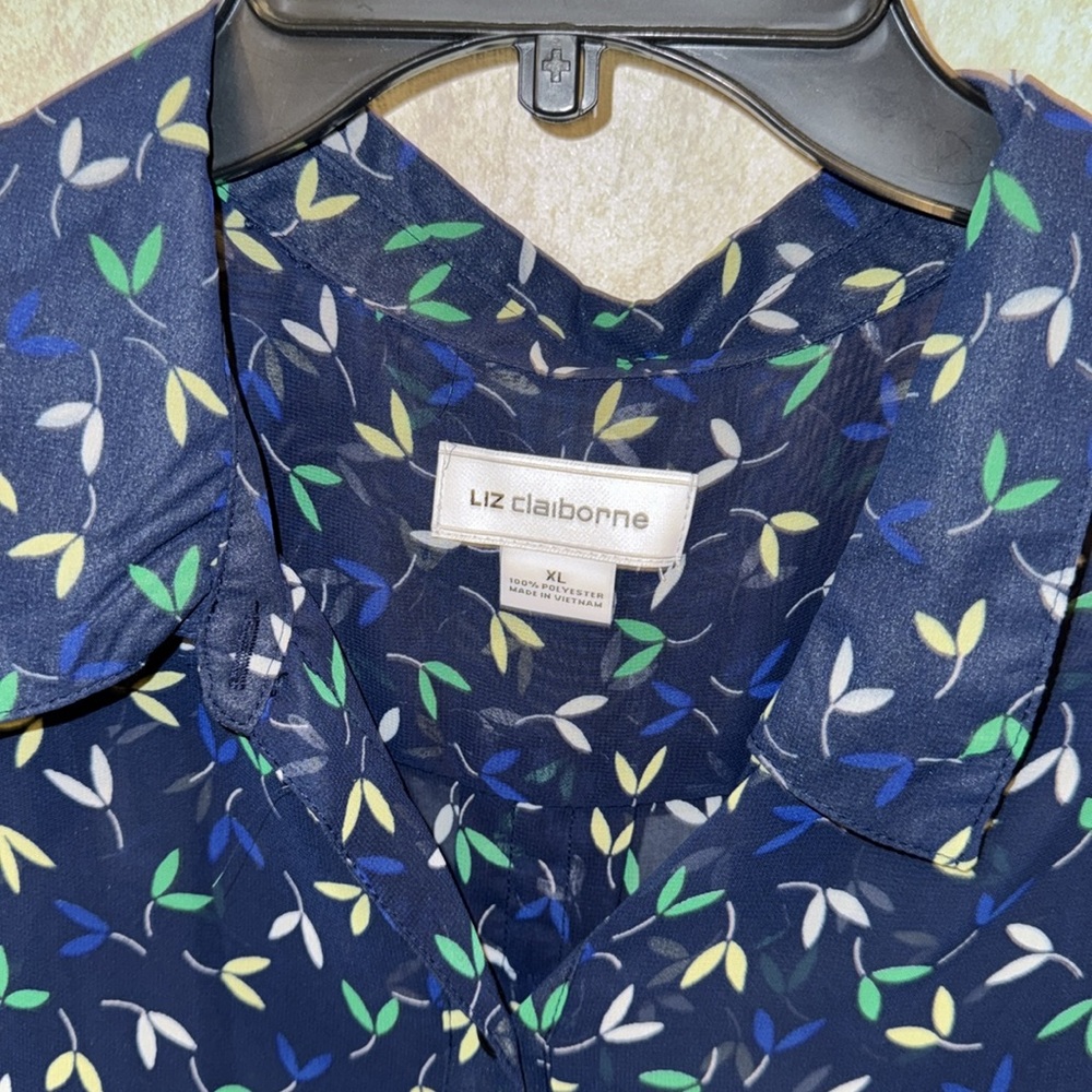 Liz Claiborne Women's Navy Sleeveless Top With Tank Top Underneath - Picture 3 of 9